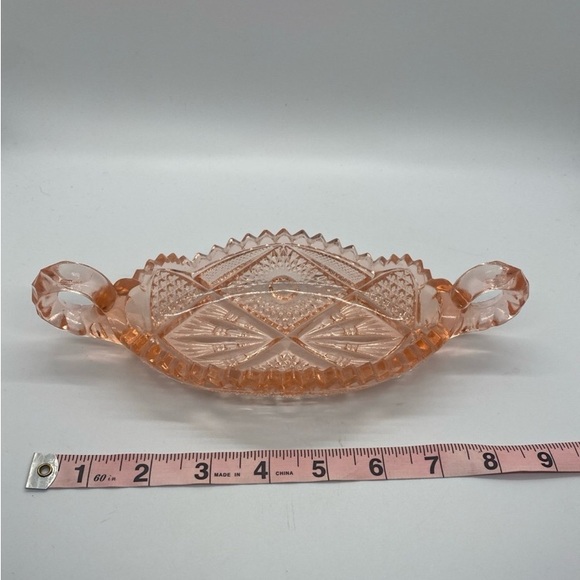 VINTAGE PINK GLASS SERVING or CANDY DISH with HANDLES - Picture 4 of 6